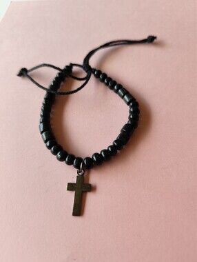 3/$20💗Black Wooden Beaded Bracelet with Cross Charm